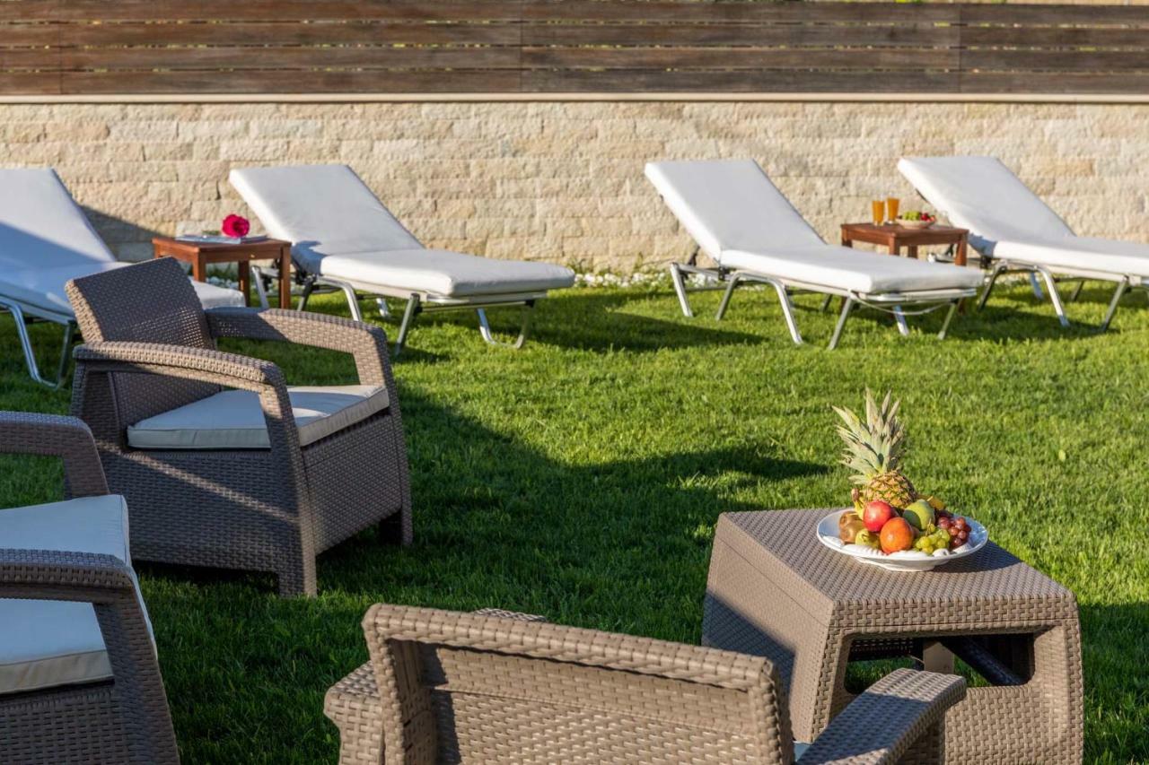 Villa Nissos Línia Zewnętrze zdjęcie