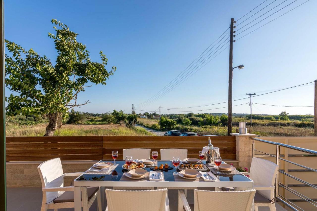 Villa Nissos Línia Zewnętrze zdjęcie