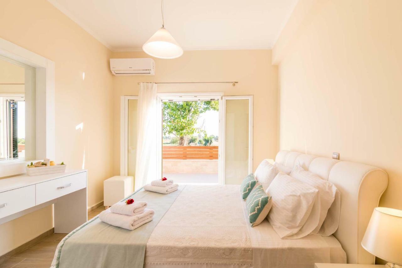 Villa Nissos Línia Zewnętrze zdjęcie