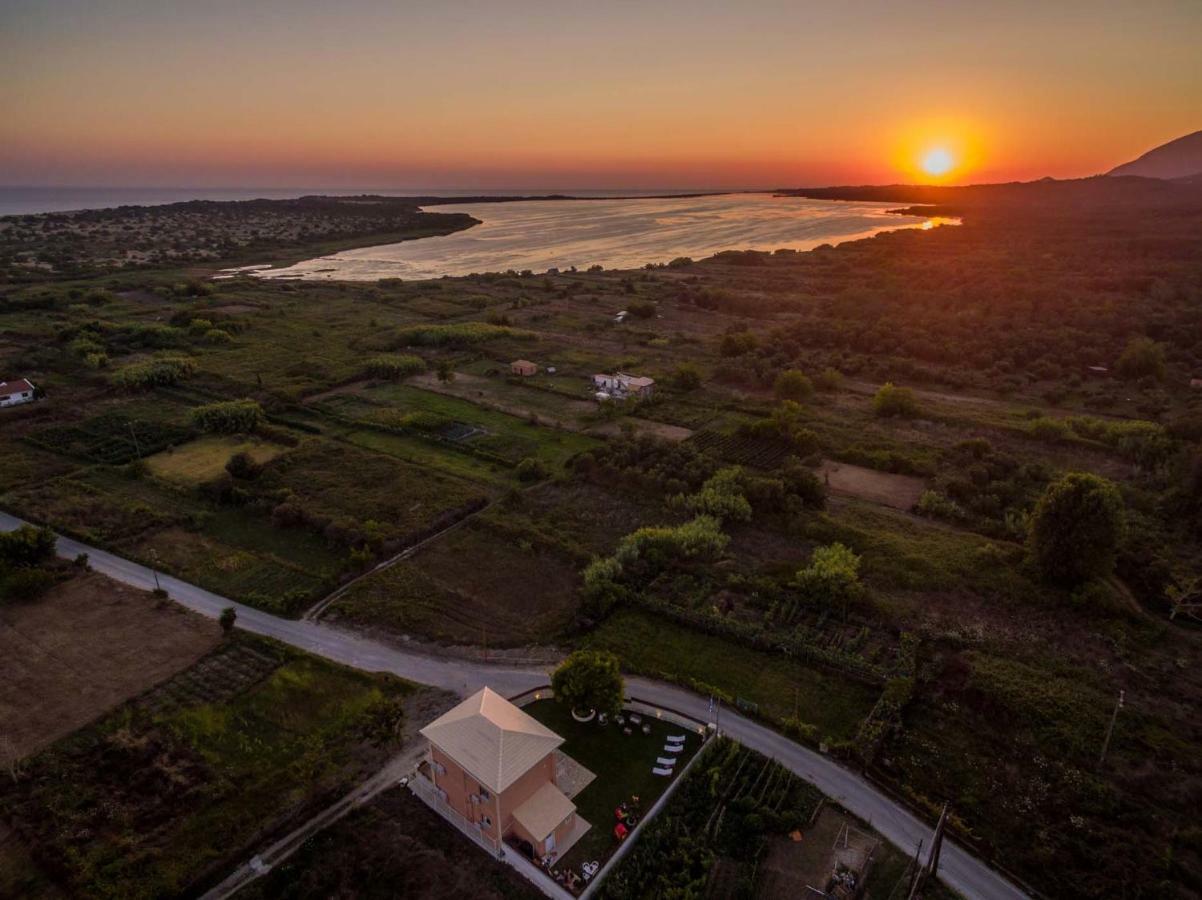 Villa Nissos Línia Zewnętrze zdjęcie
